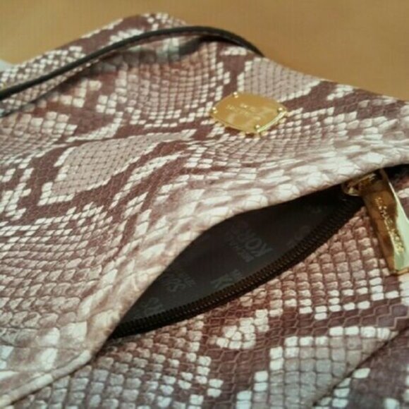 Michael Kors Hallie Convertible Shoulder Bag Embossed Leather - Dark Sand Python - Picture 5 of 7